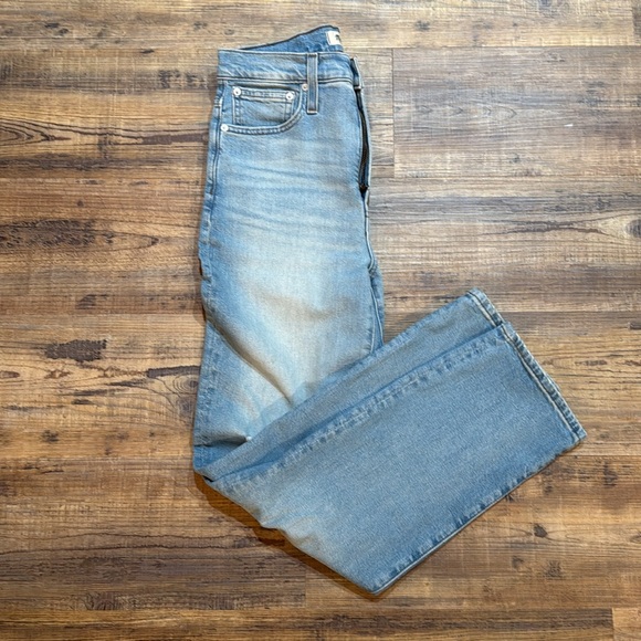 Madewell, The Perfect Vintage Straight Jean, Light Wash, Size 26 - Picture 6 of 6